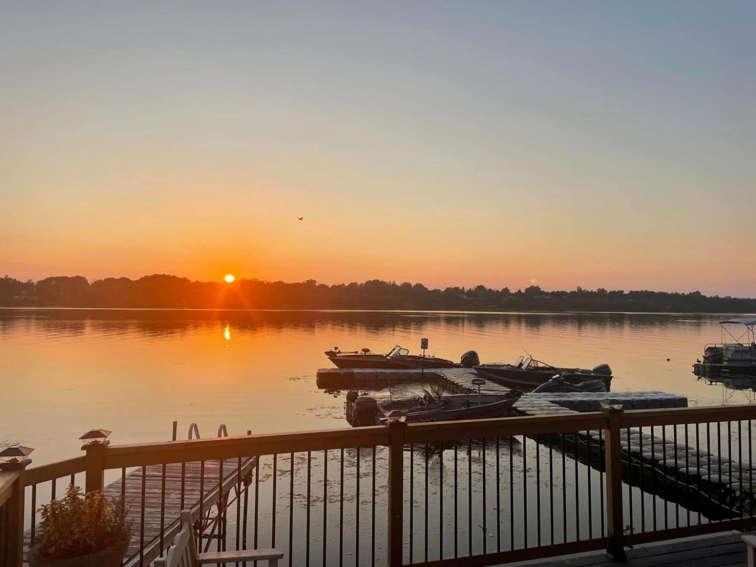 Merland Park Minnow Motel بيكتون المظهر الخارجي الصورة